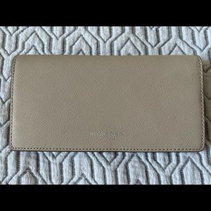 Brand New Henri Bendel W57th Kangaroo Wallet in the color Safari (Beige)